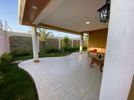5 Bed House with En Suite in Kitengela image 6