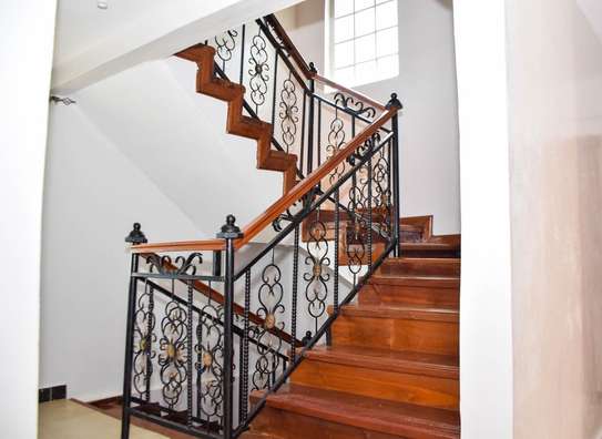5 Bed Townhouse with En Suite at Off Kiambu Road image 33