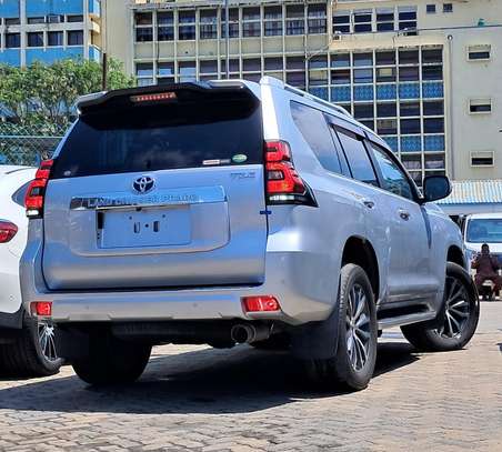TOYOTA LAND CRUISER (WE ACCEPT HIRE PURCHASE) image 6