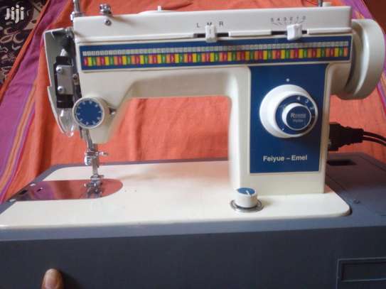Sewing & Embroidery Machine*EX-UK*Electric image 5