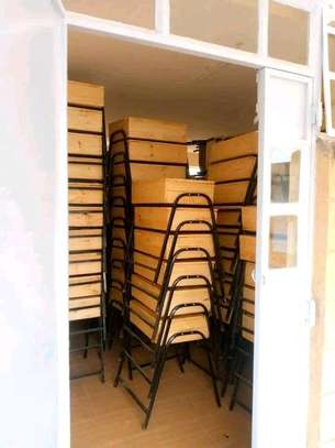 Strong snd durable primary lockers and chairs image 1