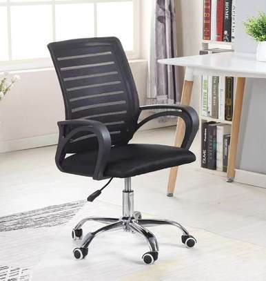 Office chair: Black Mid-Back mesh Office Seat image 4