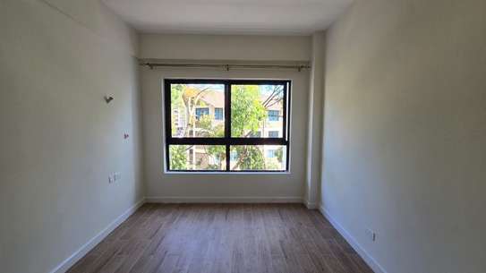 1 Bed Apartment with En Suite in Lavington image 6
