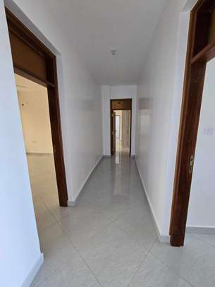 3 Bed Apartment with En Suite at Mt Kenya Road Nyali image 8