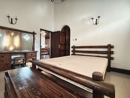 2 Bed Apartment with En Suite in Lavington image 8