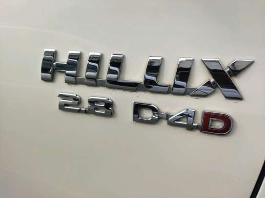 Hilux double cabin 2015 image 2