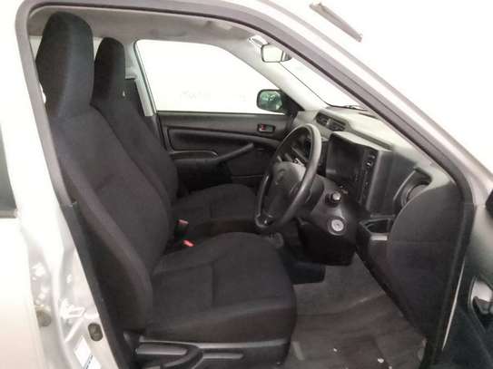 Toyota Succeed image 6