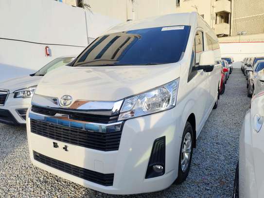 Toyota Hiace 9l manual diesel 2019 New shape image 3