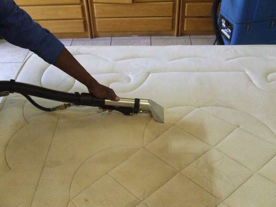 Upholstery & furniture repair services Gachie Runda Nyari image 8