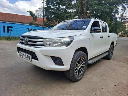 2017 Toyota Hilux D.cab Manual image 9