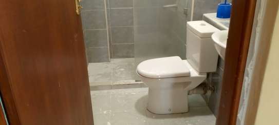 Serviced 3 Bed Apartment with En Suite in Kileleshwa image 17