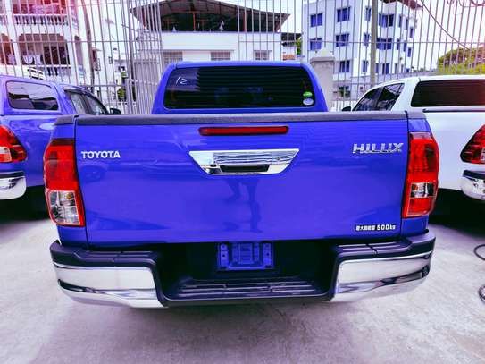 Toyota Hilux double cabin blue Sport 2018 image 12