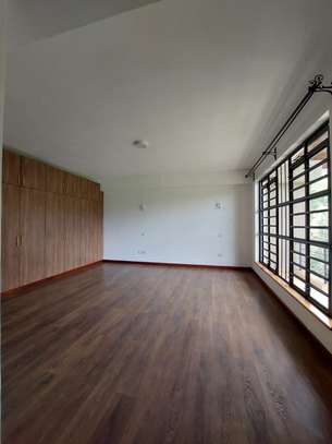 4 Bed Townhouse with En Suite in Lavington image 7