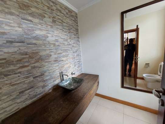 6 Bed House with En Suite at Kinanda Road image 39
