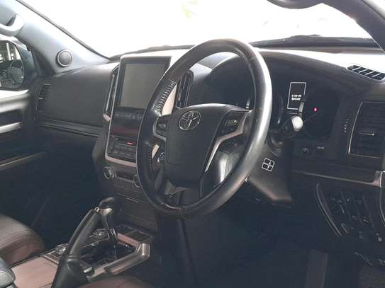 Toyota land-cruiser V8 ZX 2017 black image 1