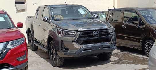 Toyota Hilux Double 4x4 cabin Grey 2019 image 1