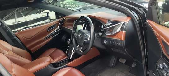 Toyota Harrier premium grade black sunroof 2018 image 7