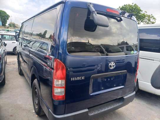 TOYOTA HIACE AUTO DIESEL 2WD 2016. image 3