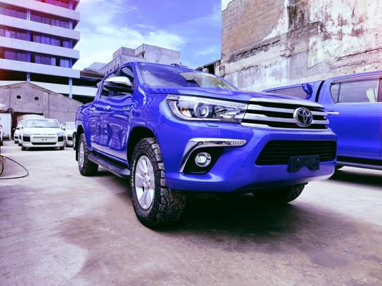 Toyota Hilux double cabin blue Sport 2018 image 4