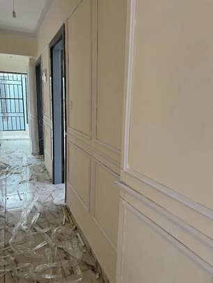 wainscoting walls in style image 1