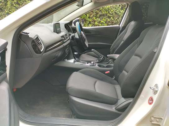 Mazda Axella image 6