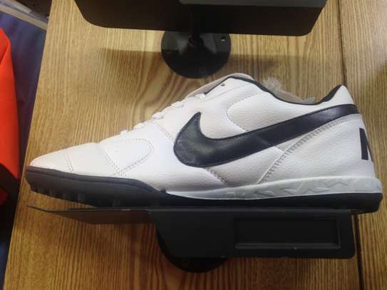 New brand Nike shoes image 1