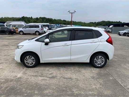 WHITE HONDA FIT (HIRE PURCHASE ACCEPTED) image 2