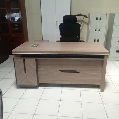 1.6 M L Shape Executive Office Desk image 14