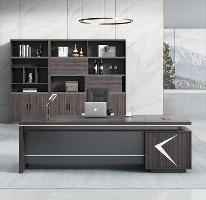 Executive Desks : 1600mm Executive L-Shaped Desk image 3