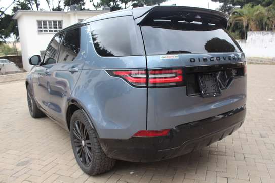 Landrover Discovery 5 7 Seater 2018 75,000 Kms image 4