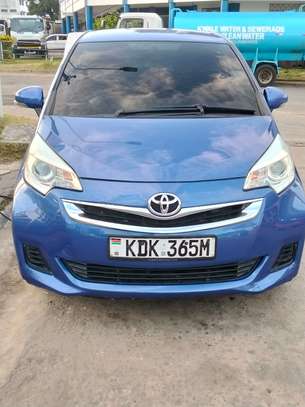 Toyota Ractis image 3