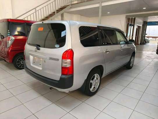 Toyota succeed Txg image 6