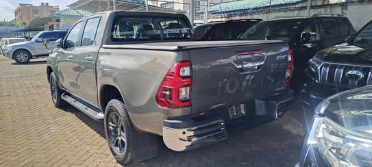 Toyota Hilux Double cabin Grey 2021 image 9