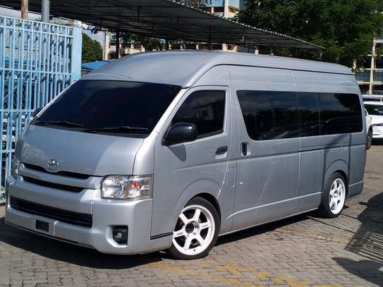 toyota hiace commuter 9l manual on offer image 6