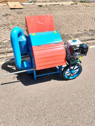 Multifunctional grain thresher powered by 7.5hp engine image 23