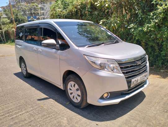 TOYOTA NOAH NEW SHAPE 2014 MODEL image 9