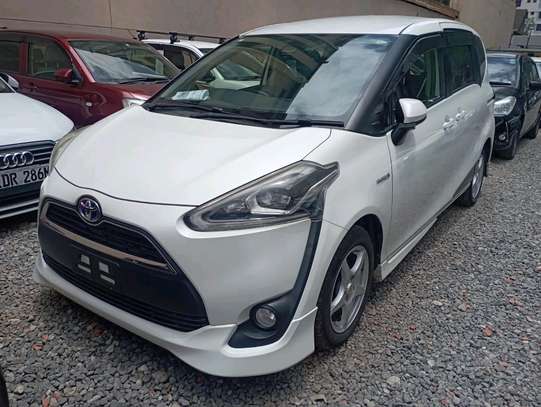 Make Toyota Sienta white color 2019 model 1500cc image 4