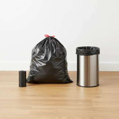 Strong Trash Bags with a drawstring image 3