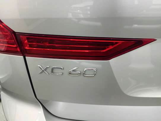 Volvo xc60 D4T, 2019 model image 3