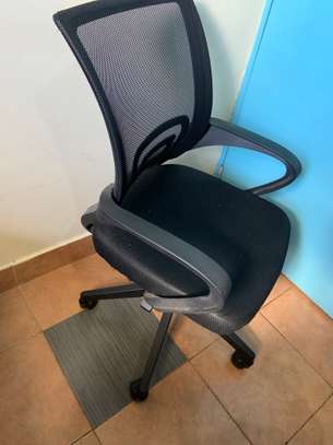Office desk and chair image 4