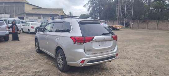 Mitsubishi Outlander sunroof image 3