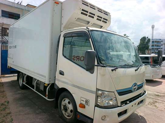 Hino Dutro freezer image 8