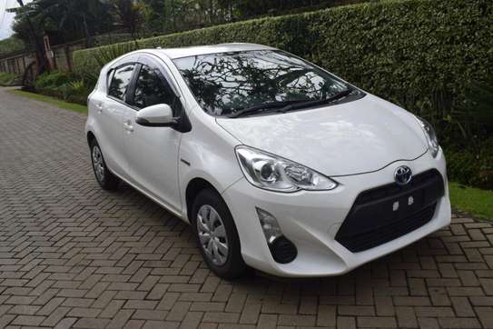 Toyota Aqua white color fully loaded 2017 image 9