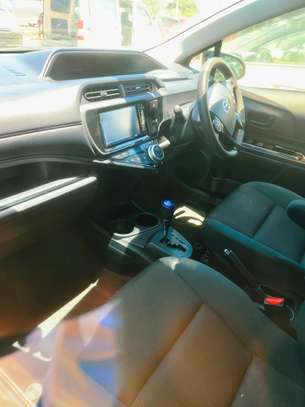 Toyota Aqua hybrid blue 2017 image 3
