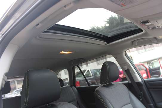 Subaru Outback 2019 Leather, Roof rails, 37,000 Kms image 8