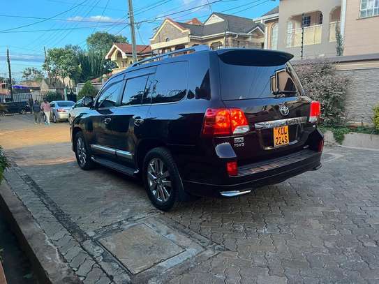 Toyota Landcruiser V8 For Hire image 5
