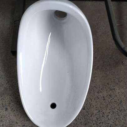 Twyford urinal bowl image 3