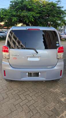 Toyota spade 2016 image 9