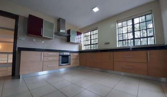 5 Bed Townhouse with En Suite in Lavington image 10