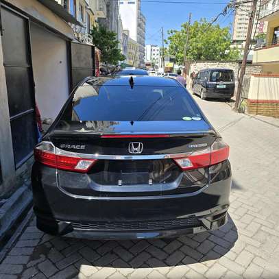 HONDA GRACE HYBRID image 2